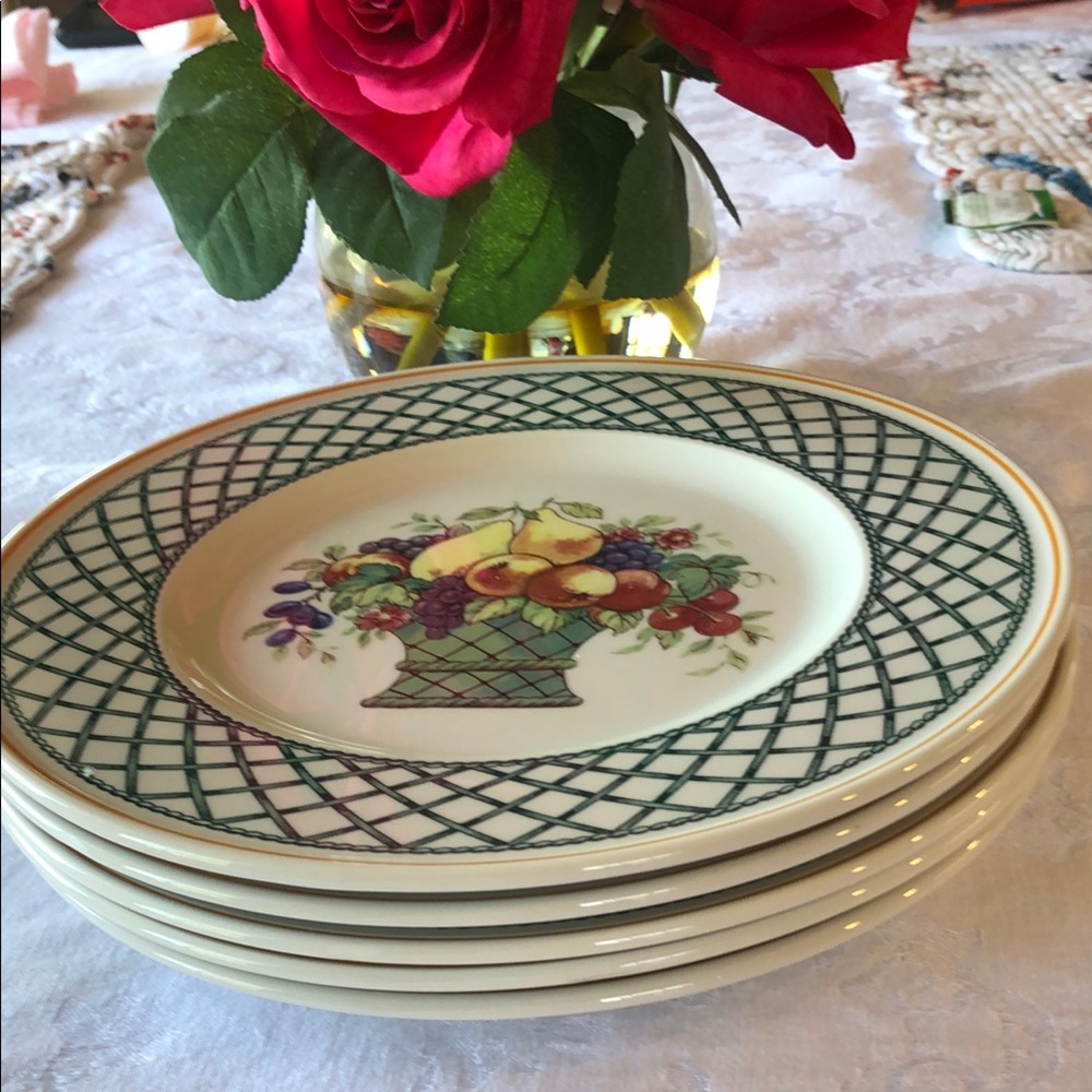 Villeroy & Boch Ivory Fruit Basket Pattern Ceramic Dinner Plates - Set of 5.